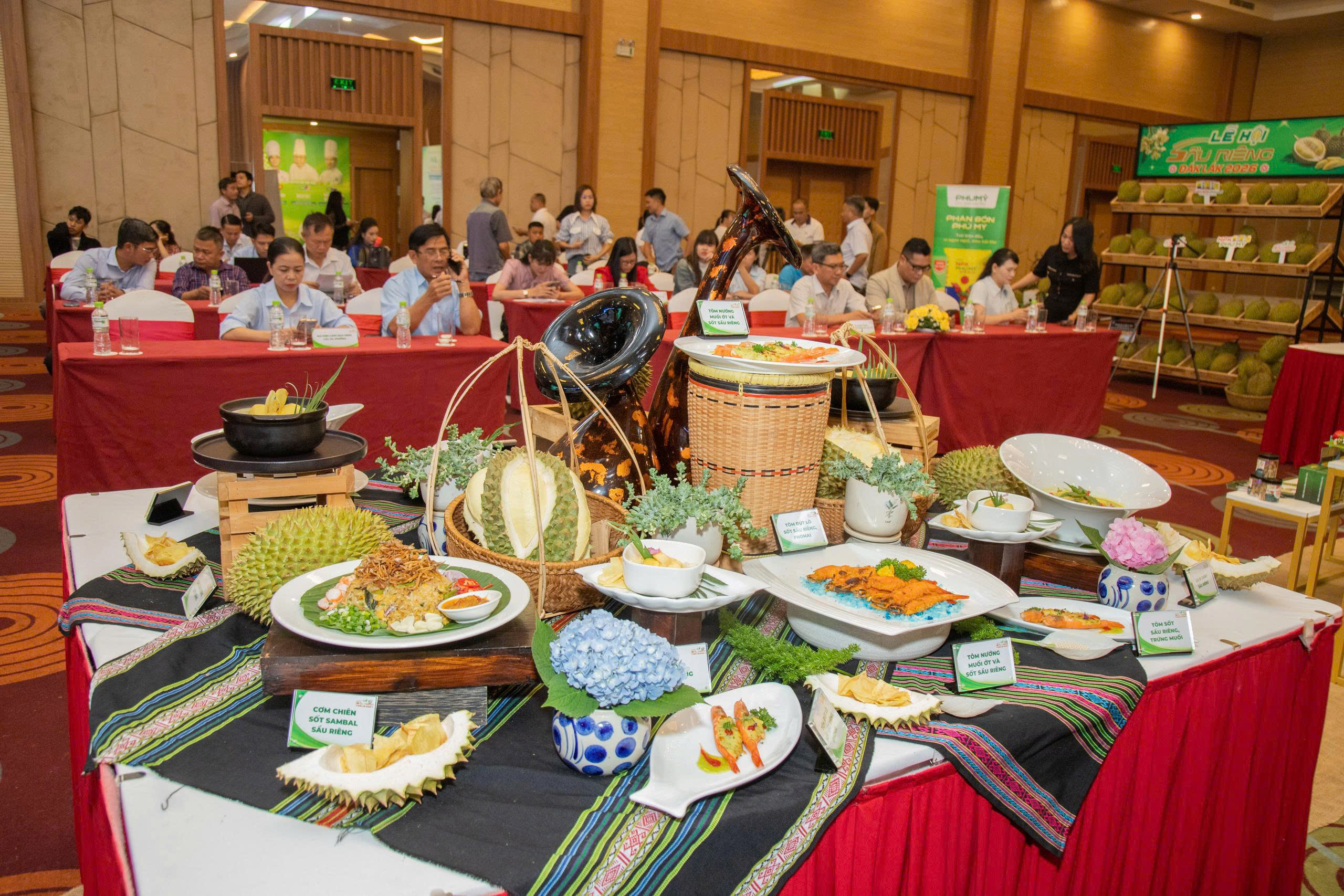 Đại biểu tìm hiểu nghệ thuật ẩm thực sầu riêng với thực đơn 07 món ăn sáng tạo độc đáo